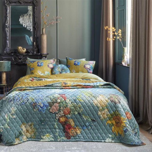 Bedspread Vincent's flowers, Beddinghouse x Van Gogh Museum®