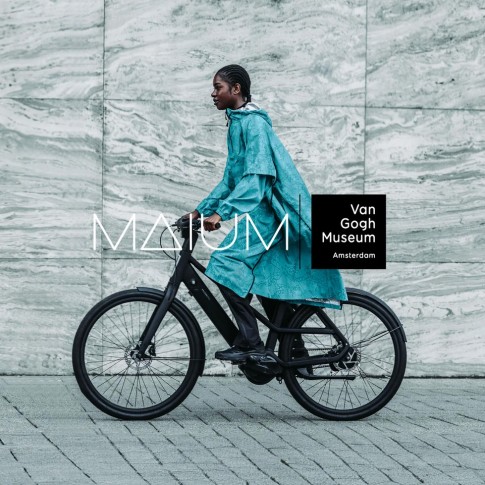 MAIUM x Van Gogh Museum Poncho, Almendro en flor
