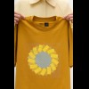 Raw Color T-shirt ocre Zonnebloemen