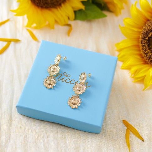 Van Gogh Oorbellen met 3 vergulde Zonnebloemen, door Miccy’s